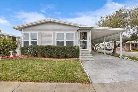 1001 Starkey Rd #613, Largo, FL 33771