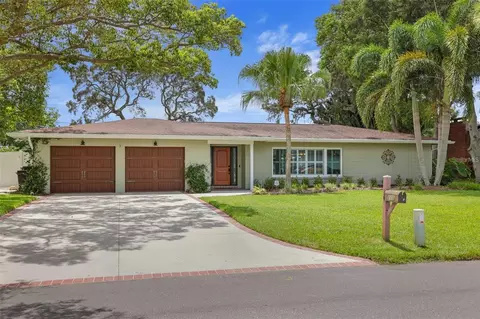 115 Oakwood Dr, Largo, FL 33770