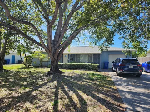 6310 Orchard Dr N, Saint Petersburg, FL 33702