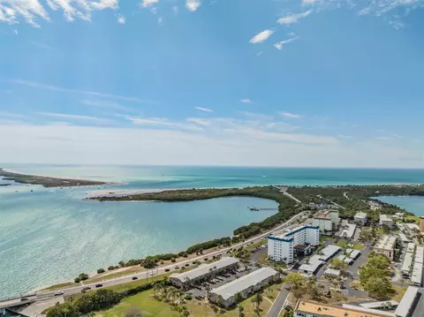 2 Causeway Blvd #203, Dunedin, FL 34698