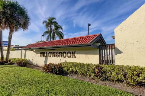 1100 E Bay Dr #23, Largo, FL 33770