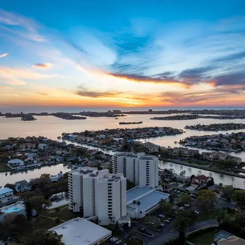 5940 Pelican Bay Plz S #204, Gulfport, FL 33707