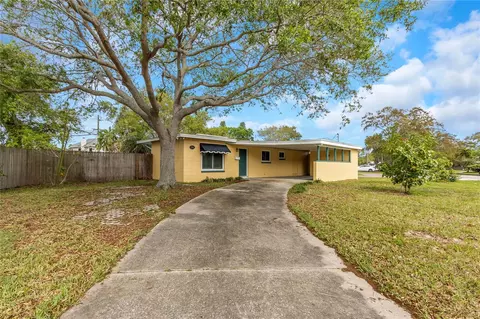 3746 Overlook Dr NE, Saint Petersburg, FL 33703