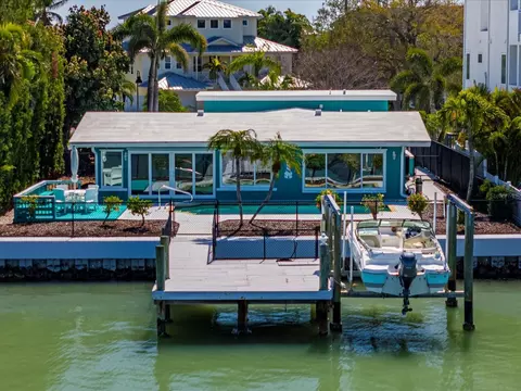 17016 Dolphin Dr, North Redington Beach, FL 33708