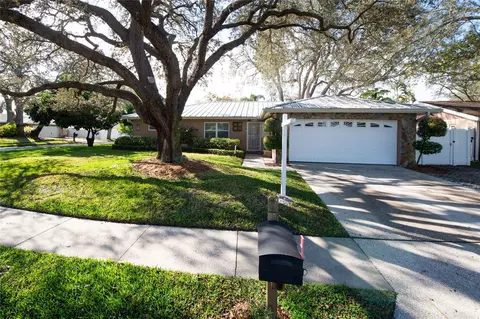 12402 92nd Ter, Seminole, FL 33772