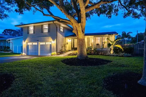 5510 Venetian Blvd NE, Saint Petersburg, FL 33703
