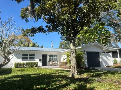 1867 Maryland Ave NE, Saint Petersburg, FL 33703
