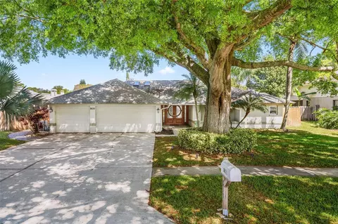 2630 Meadow Wood Dr, Clearwater, FL 33761