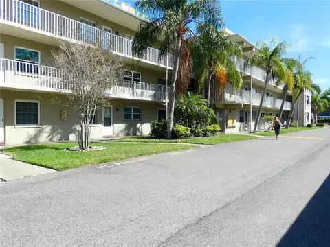 938 Virginia St #206, Dunedin, FL 34698