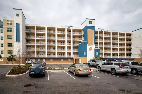 960 Starkey Rd #10506, Largo, FL 33771