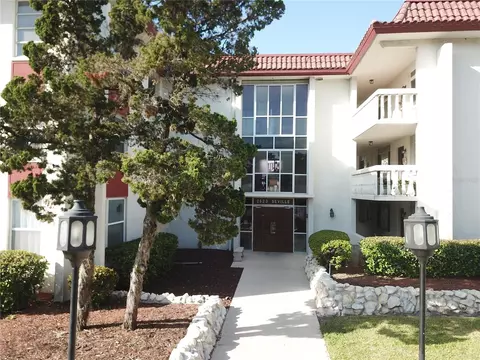 2623 Seville Blvd #202, Clearwater, FL 33764