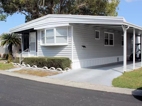 66 Thatch Palm St E, Largo, FL 33770