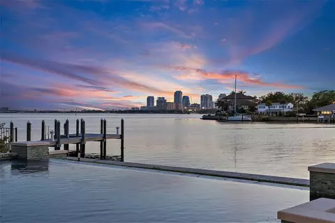 117 Bay Point Dr NE, Saint Petersburg, FL 33704