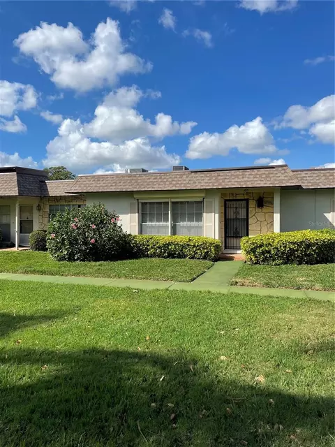 1601 43rd St N #105, Saint Petersburg, FL 33713