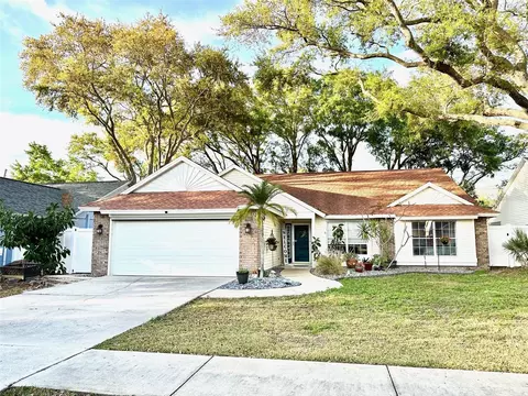 685 Bayside Dr, Tarpon Springs, FL 34689