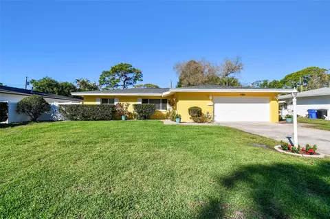 4866 Huntington St NE, Saint Petersburg, FL 33703