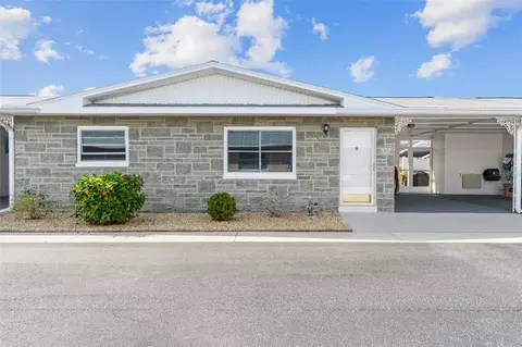 12400 Park Blvd #322, Seminole, FL 33772
