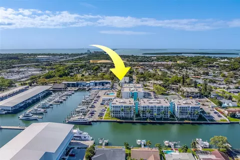 4920 38th Way S #202, Saint Petersburg, FL 33711