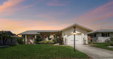 157 Seaside Ct, Palm Harbor, FL 34684