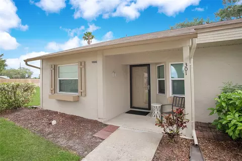 10680 43rd St N #301, Clearwater, FL 33762