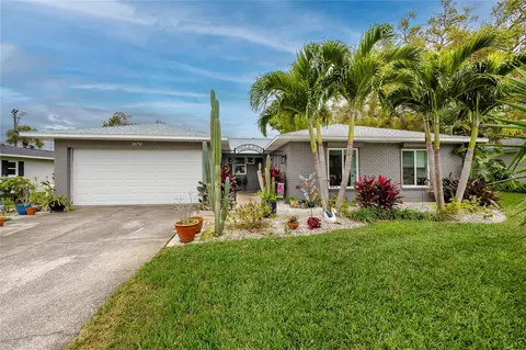 2856 Sunset Blvd, Belleair Bluffs, FL 33770