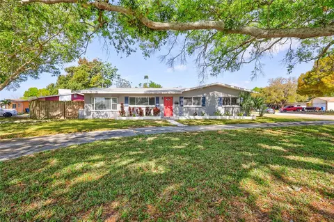 393 Lewis Blvd SE, Saint Petersburg, FL 33705