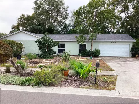 523 Lantern Cir, Temple Terrace, FL 33617