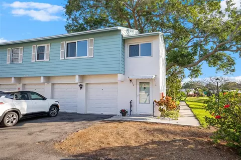 3276 38th Way S #E, Saint Petersburg, FL 33711