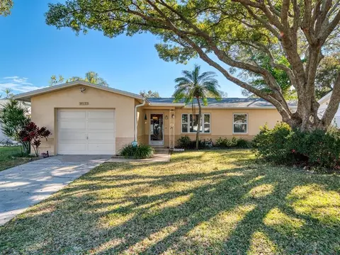 2113 Lauren Dr, Largo, FL 33774