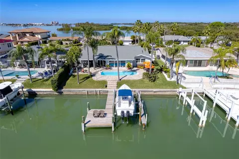 5655 Oakhurst Dr, Seminole, FL 33772