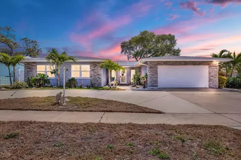 14390 Passage Way, Seminole, FL 33776