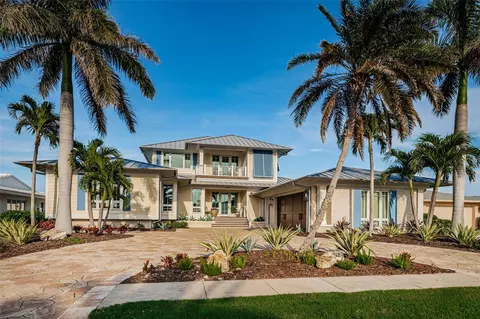 625 Harbor Is, Clearwater Beach, FL 33767