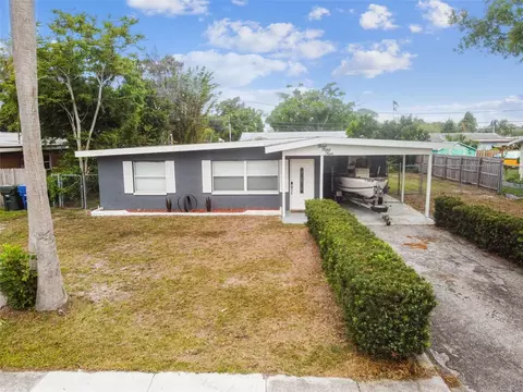 994 Nolan Dr, Largo, FL 33770