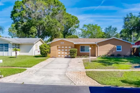10901 Temple Ave, Seminole, FL 33772