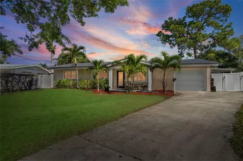 1561 Carson Cir NE, Saint Petersburg, FL 33703