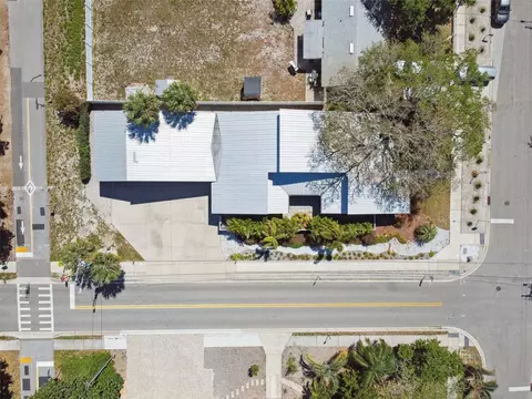 63 Broadway, Dunedin, FL 34698