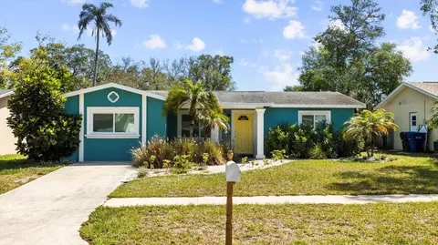 2211 Lauren Dr, Largo, FL 33774