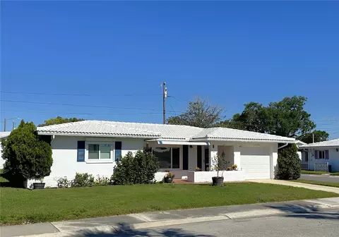 10036 Mainlands Blvd W, Pinellas Park, FL 33782