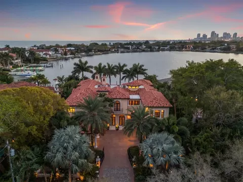 2020 Brightwaters Blvd NE, Saint Petersburg, FL 33704