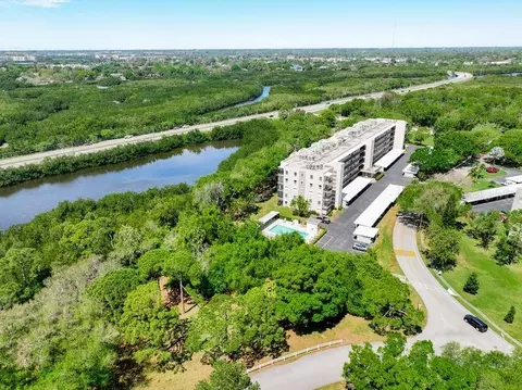 8198 Terrace Garden Dr N #205, Saint Petersburg, FL 33709