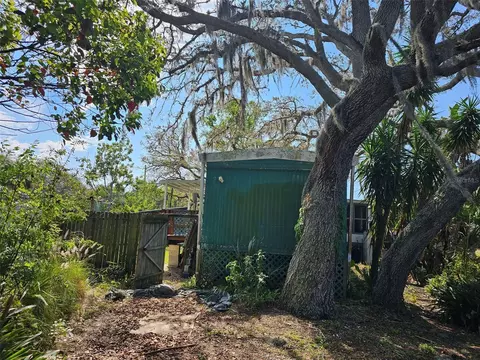 1910 Apache Pl, Holiday, FL 34691