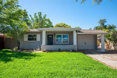 234 68th St N, Saint Petersburg, FL 33710