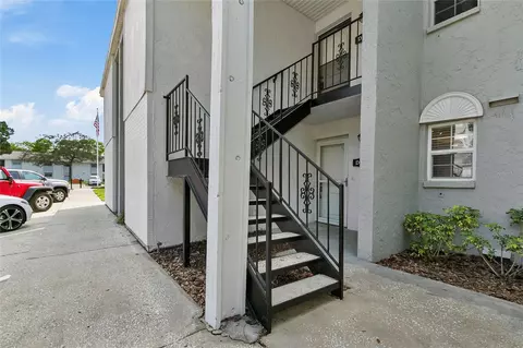 3807 N Oak Dr #D21, Tampa, FL 33611