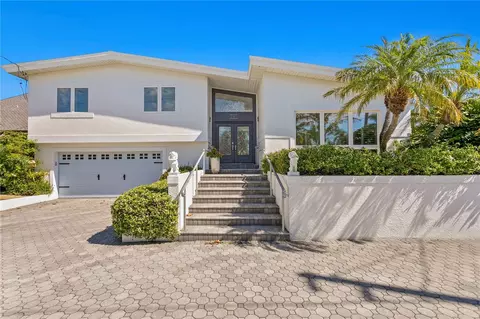 241 N Tessier Dr, Saint Pete Beach, FL 33706