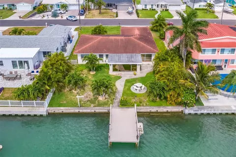 513 Crystal Dr, Madeira Beach, FL 33708