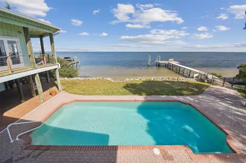 2035 Gulfview Dr, Holiday, FL 34691