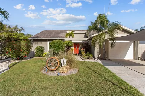 1613 St Catherine Dr E, Dunedin, FL 34698