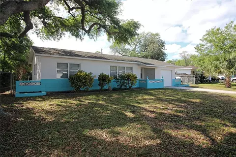 6611 Kent Dr N, Saint Petersburg, FL 33702