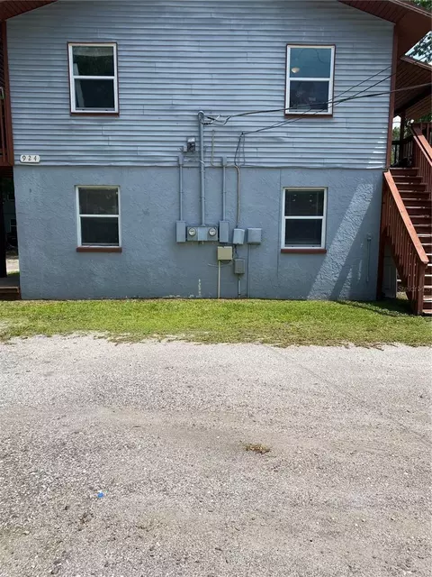 922 Maydell Dr, Tampa, FL 33619