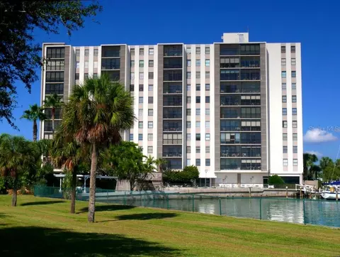 10355 Paradise Blvd #606, Treasure Island, FL 33706